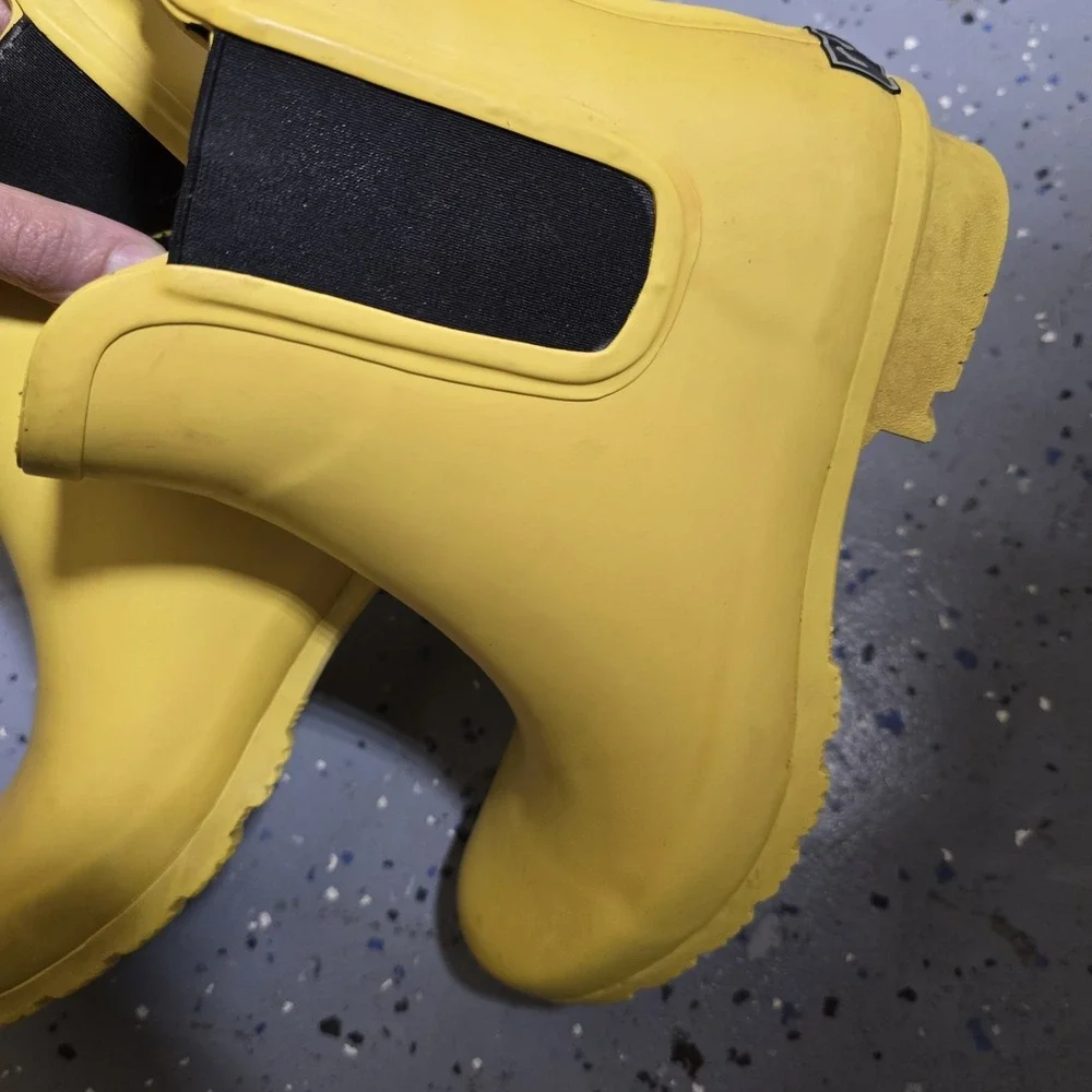 ROMA‎ Boots Women's Chelsea Rain Boots Yellow Rubber Ankle Booties Size 7 US...